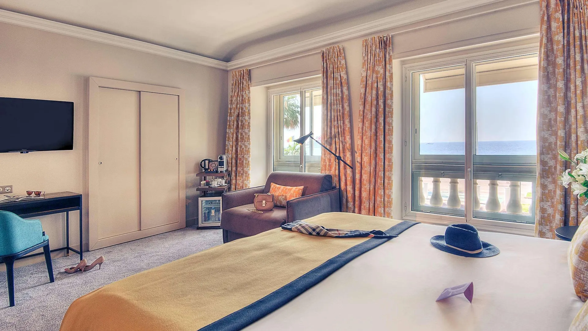 Mercure Nice Marche Aux Fleurs Hotel