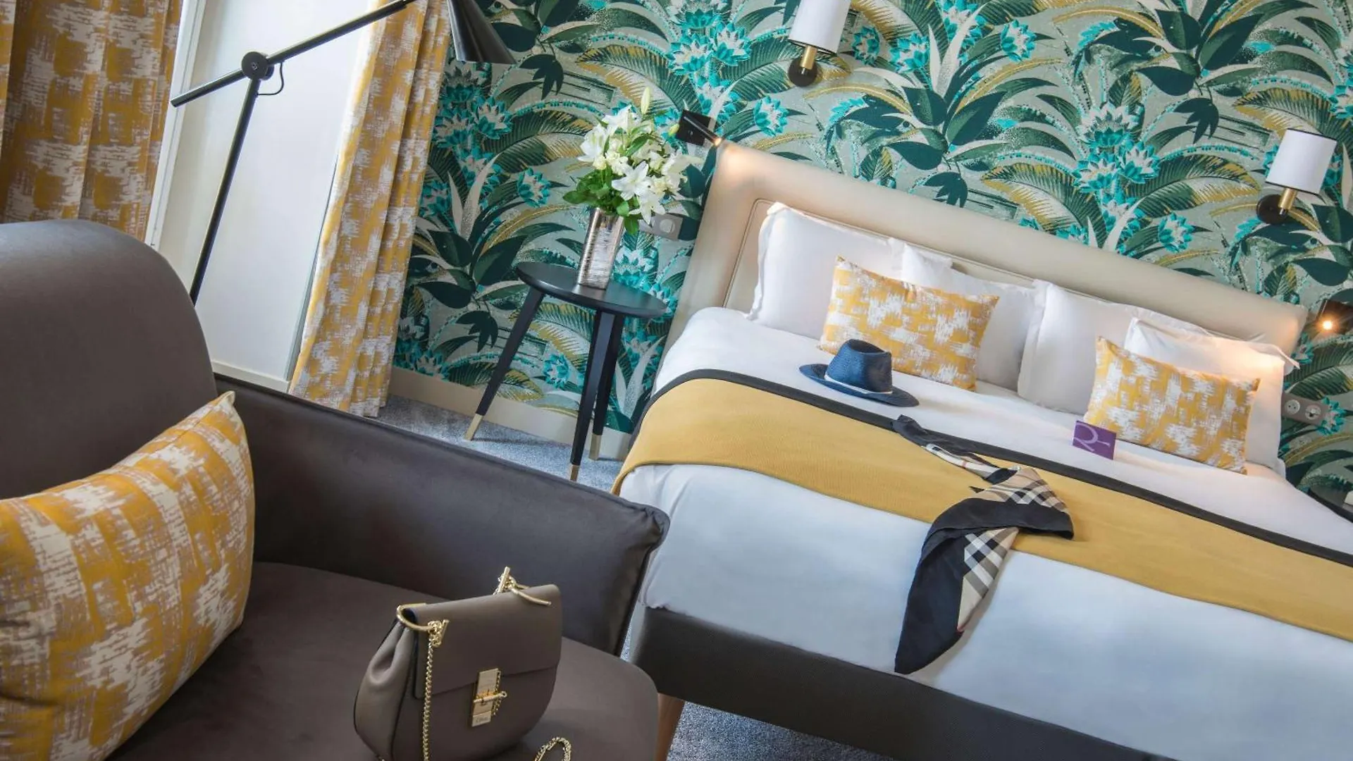 Mercure Nice Marche Aux Fleurs