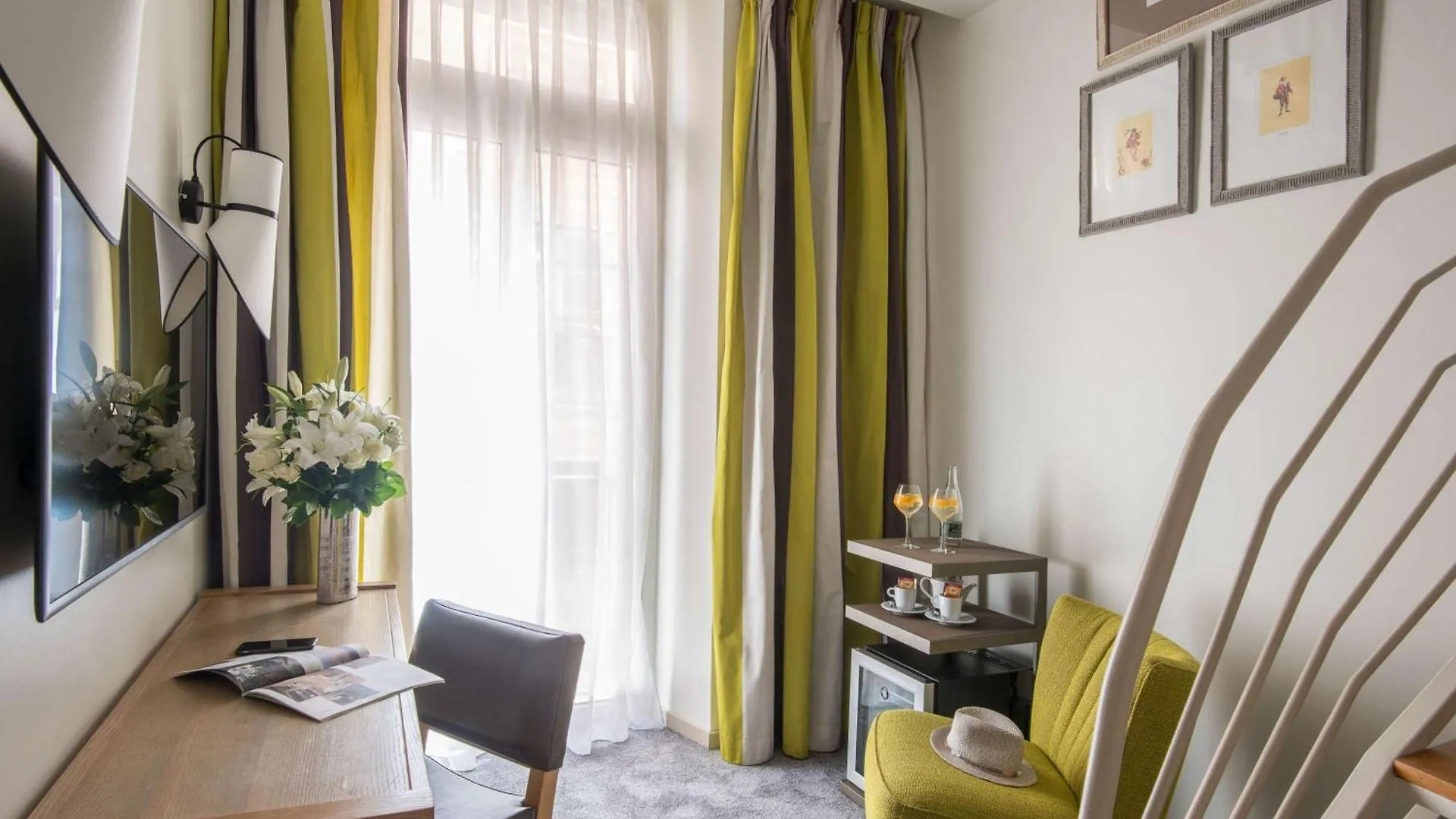 Mercure Nice Marche Aux Fleurs 4*,  France