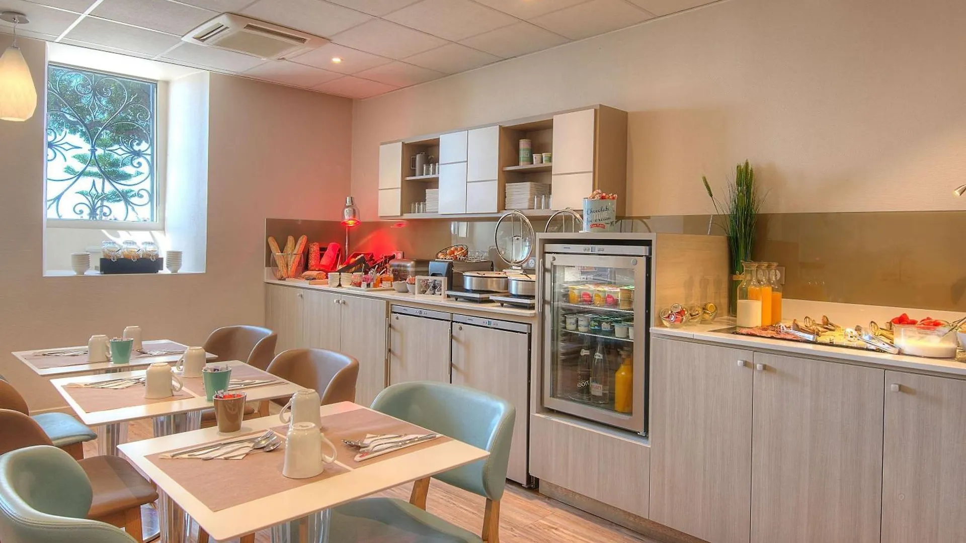Mercure Nice Marche Aux Fleurs Hotel