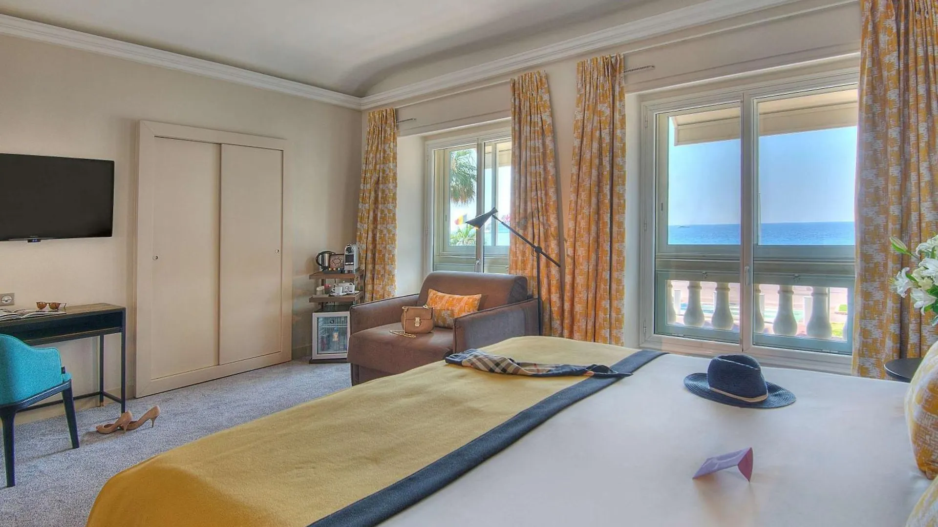 Mercure Nice Marche Aux Fleurs 4*,  France