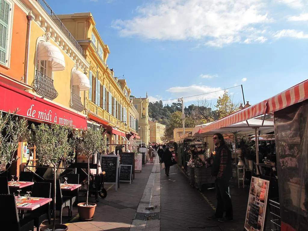 Mercure Nice Marche Aux Fleurs France