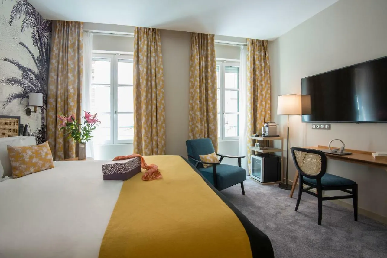 Mercure Nice Marche Aux Fleurs France