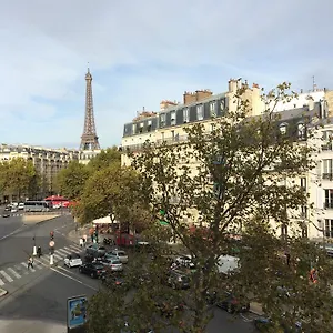 https://appartement-tour-eiffel.fr-paris.fr