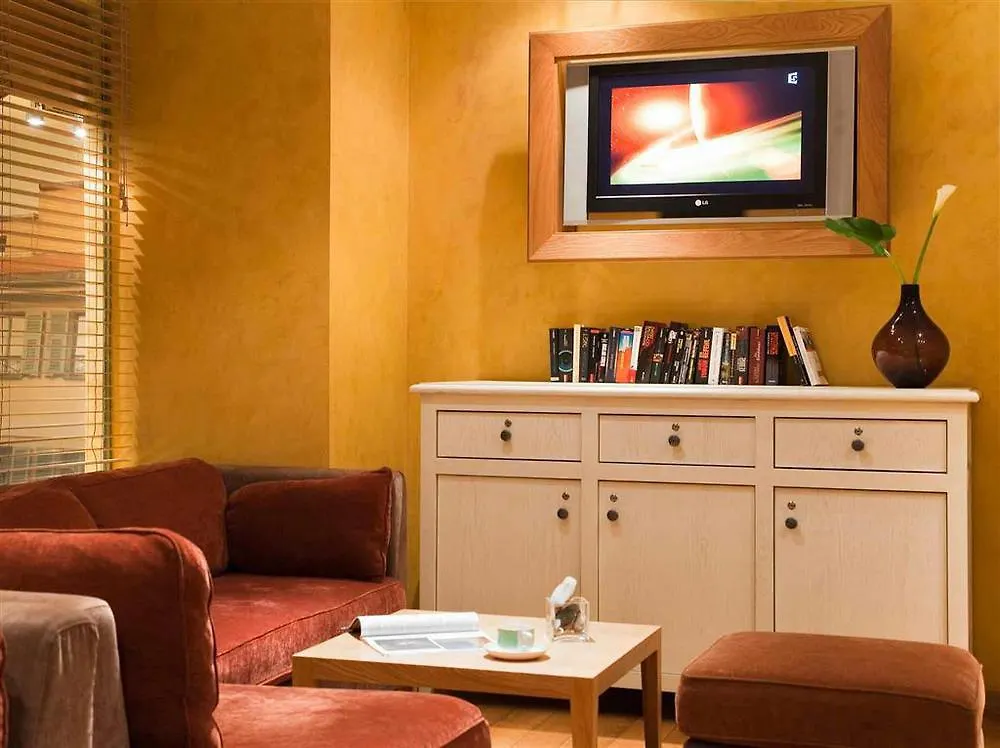 Mercure Nice Marche Aux Fleurs Hotel