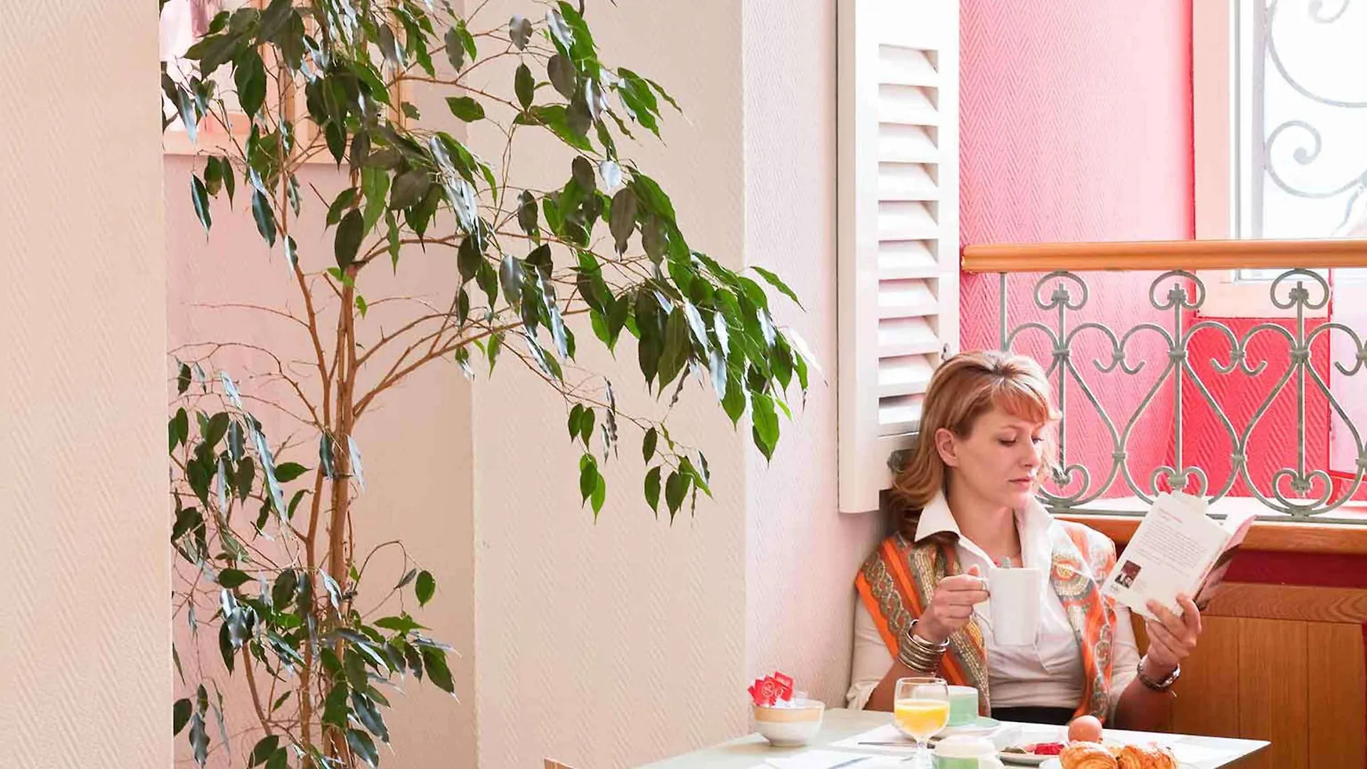 Mercure Nice Marche Aux Fleurs Hotel