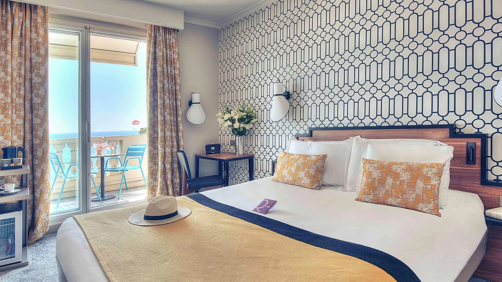 Mercure Nice Marche Aux Fleurs Hotel