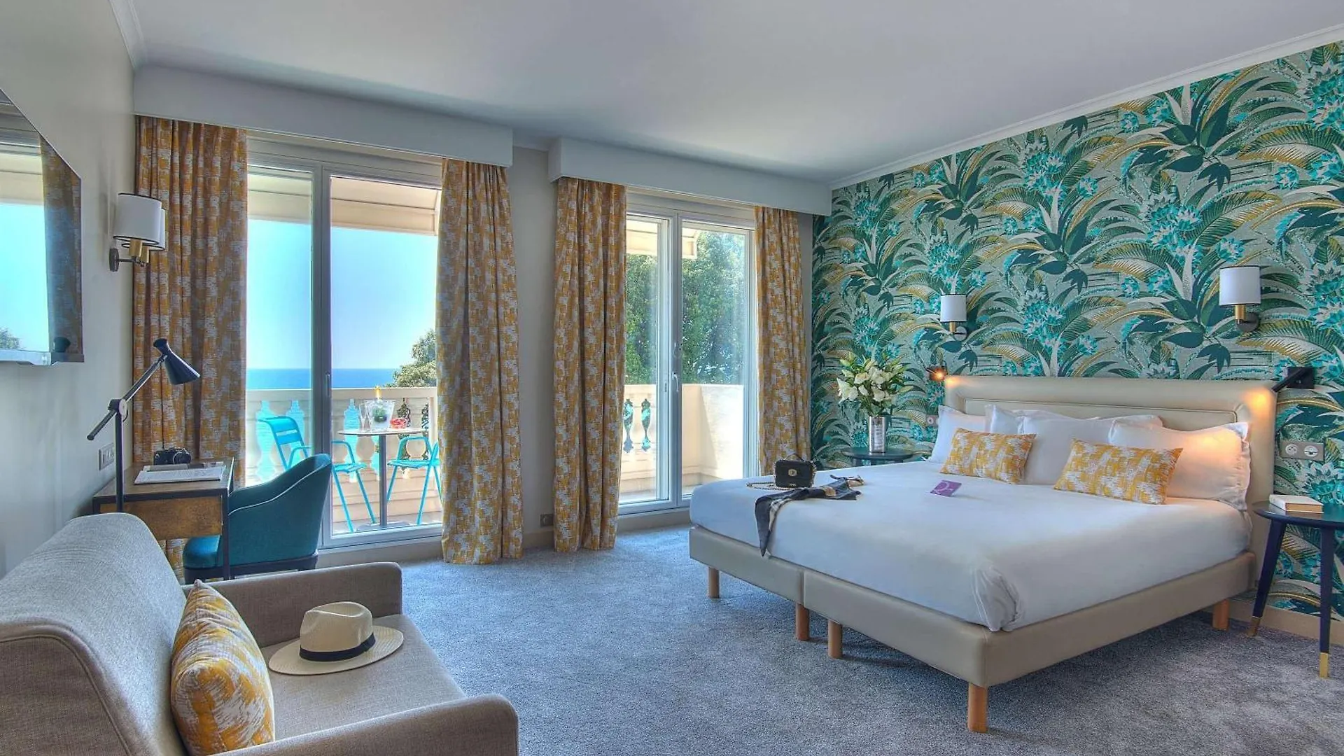 Mercure Nice Marche Aux Fleurs Hotel